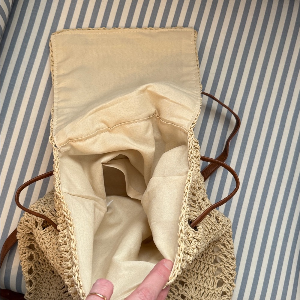 Handcrafted Cream Crochet Backpack - Picture 2 of 3